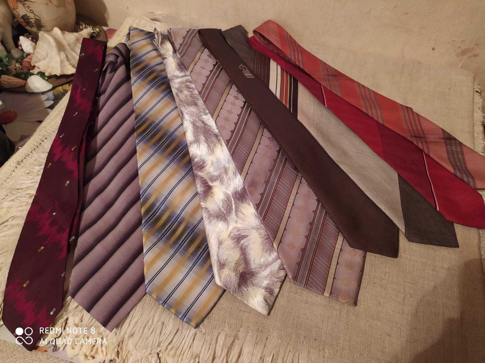 Набор галстуков все вместе