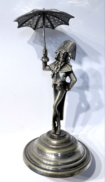 Raro antigo paliteiro figurativo em casquinha não marcada