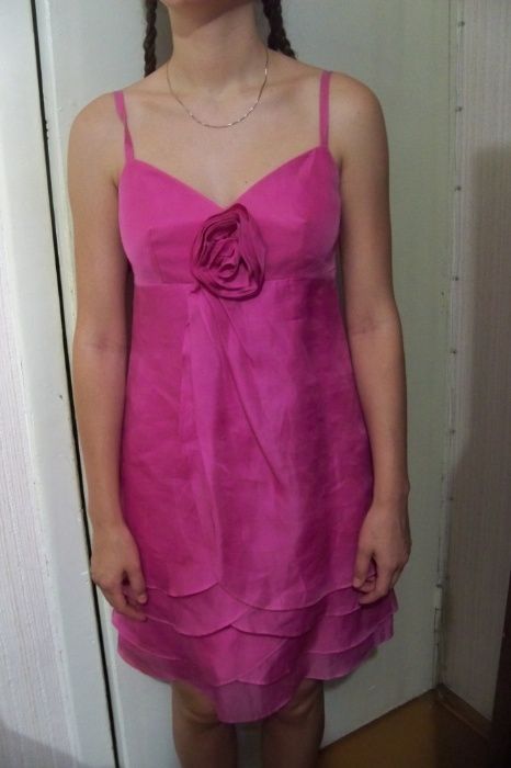 Нарядное платье на девочку,44-46 размер
