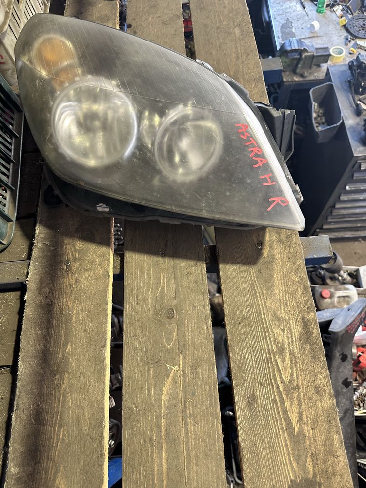 Lampa Astra H ciemna Prawa Reflektor Prawy Astra III