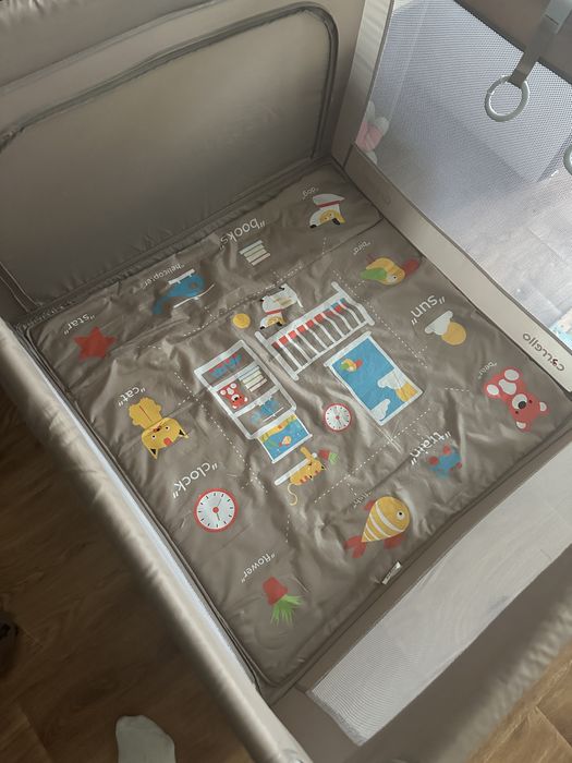 Дитячий манеж Carello