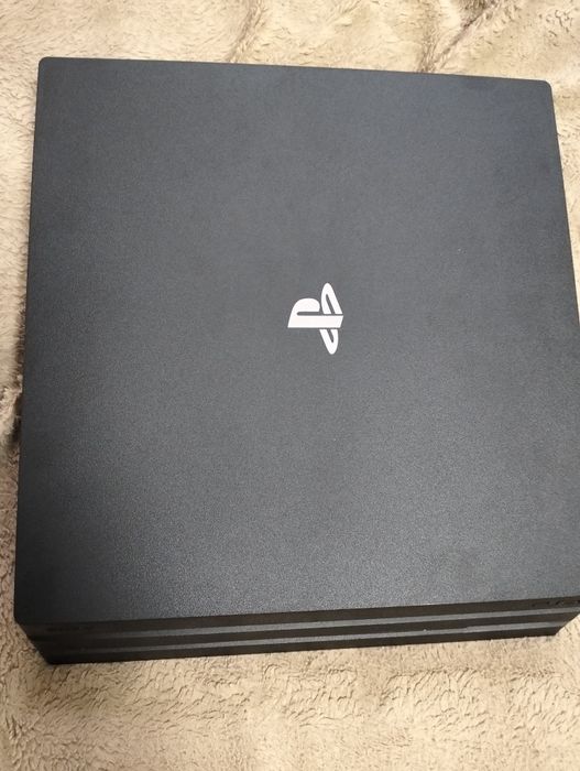 Приставка ігрова ПС 4 про