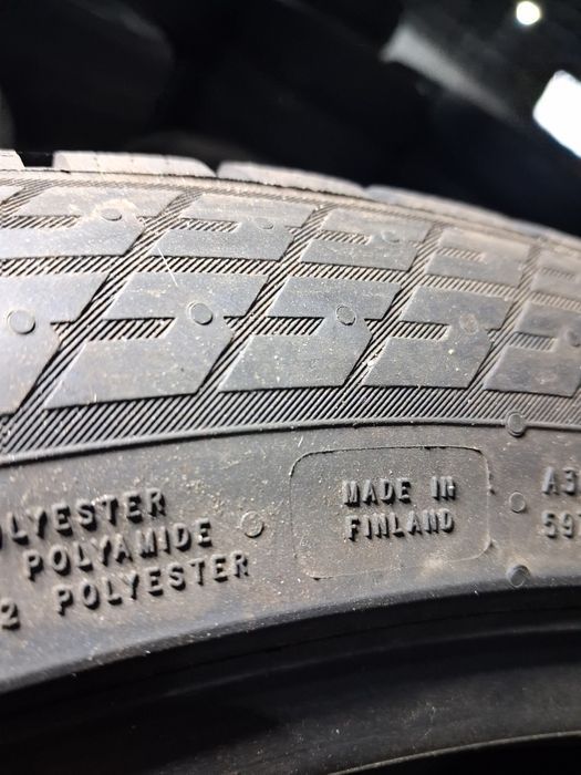 245/45 19 Nokian WR Snowproof Резина зимова
