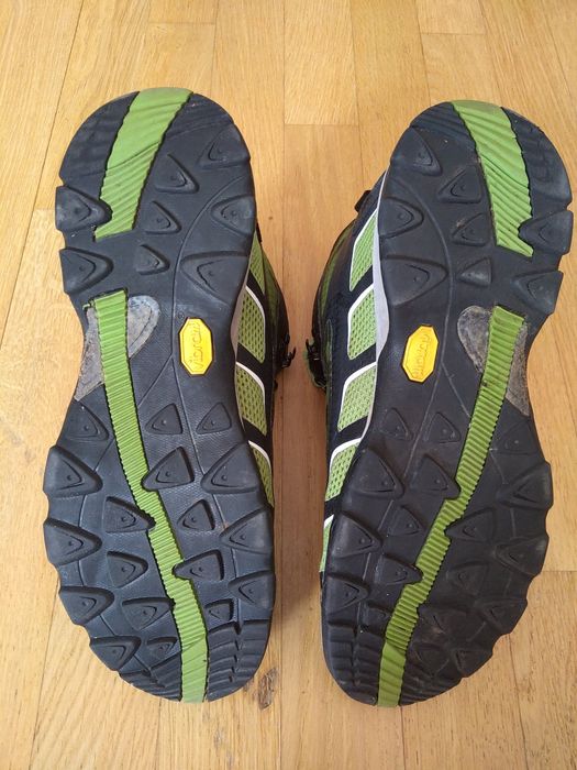 Черевики трекінгові