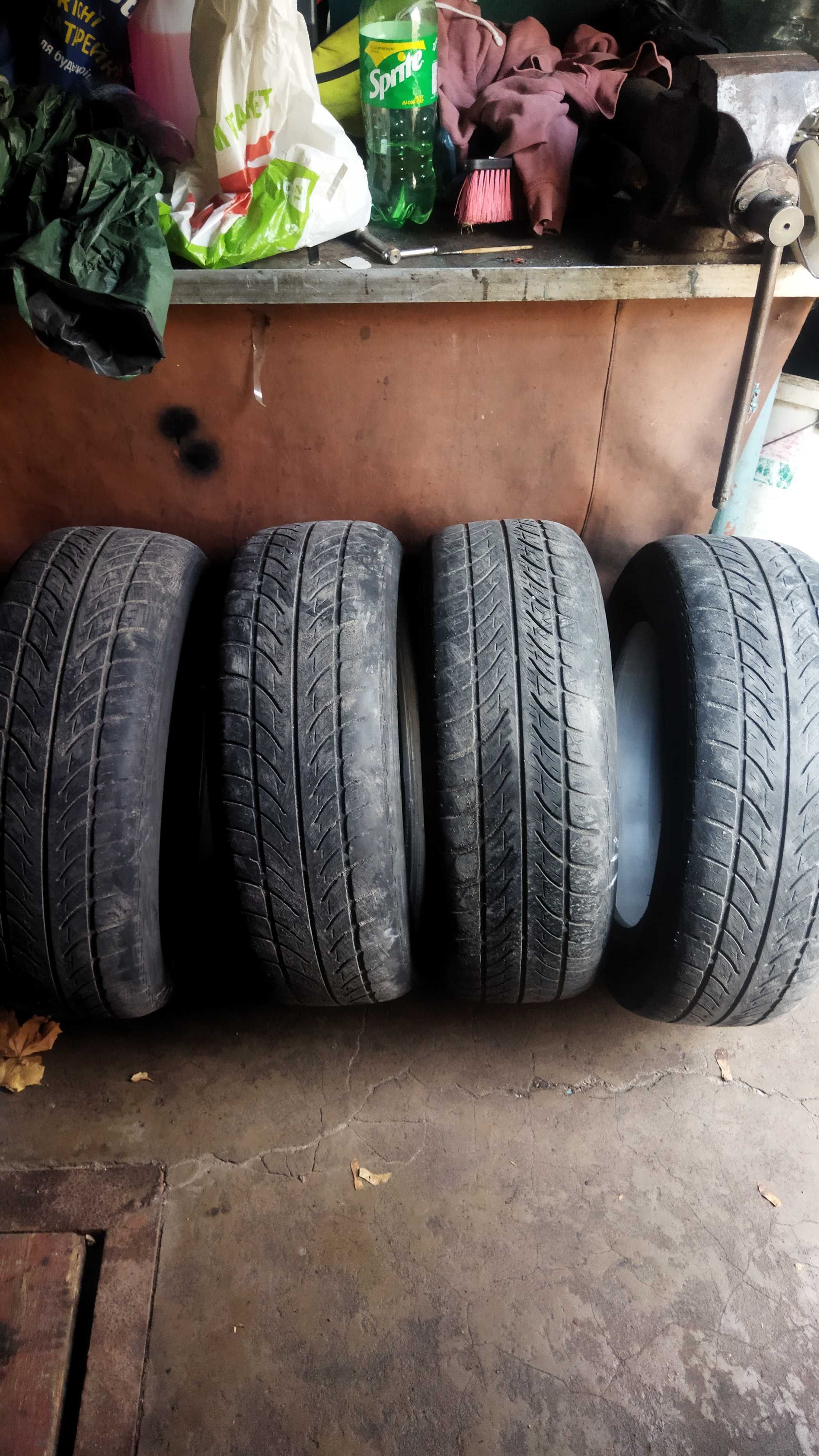 Продам шини Hankook R16 205/60