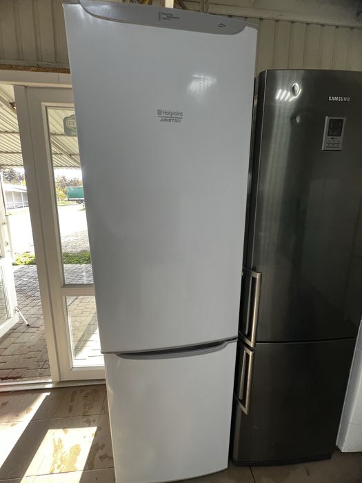 Холодильник Ariston