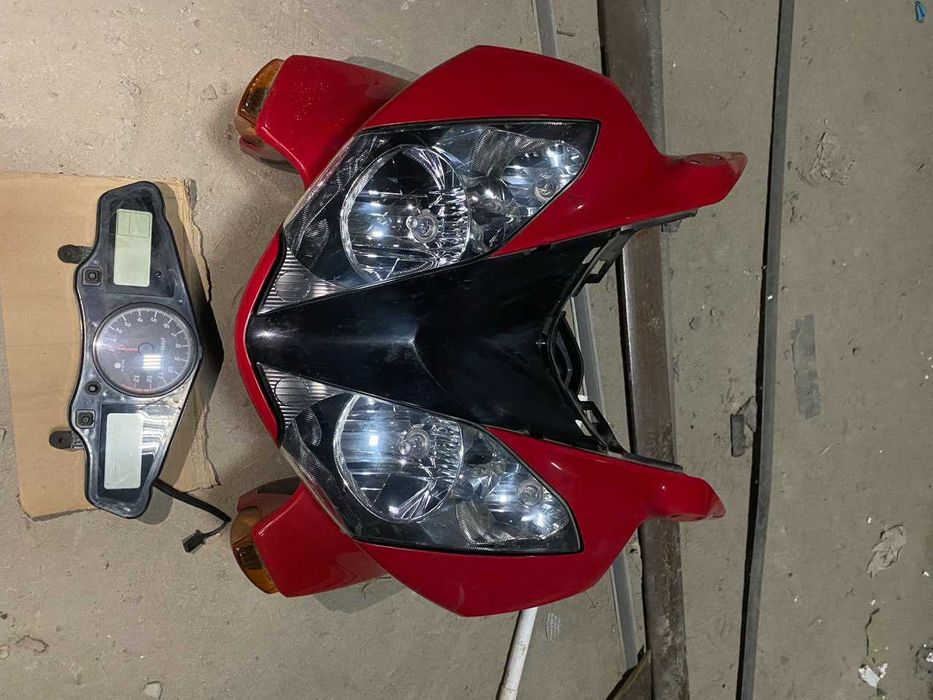 Хонда VFR800 куб 2008 рік фари