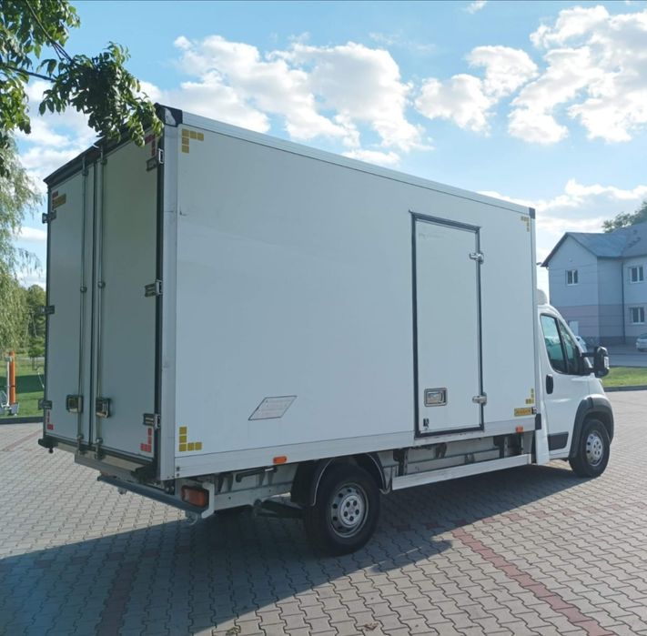 Peugeot boxer 2.0 HDI salon 1 właściciel serwis  izoterma kontener 8 e