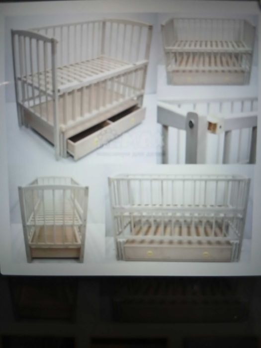 Продам дитяче ліжечко з маятник.