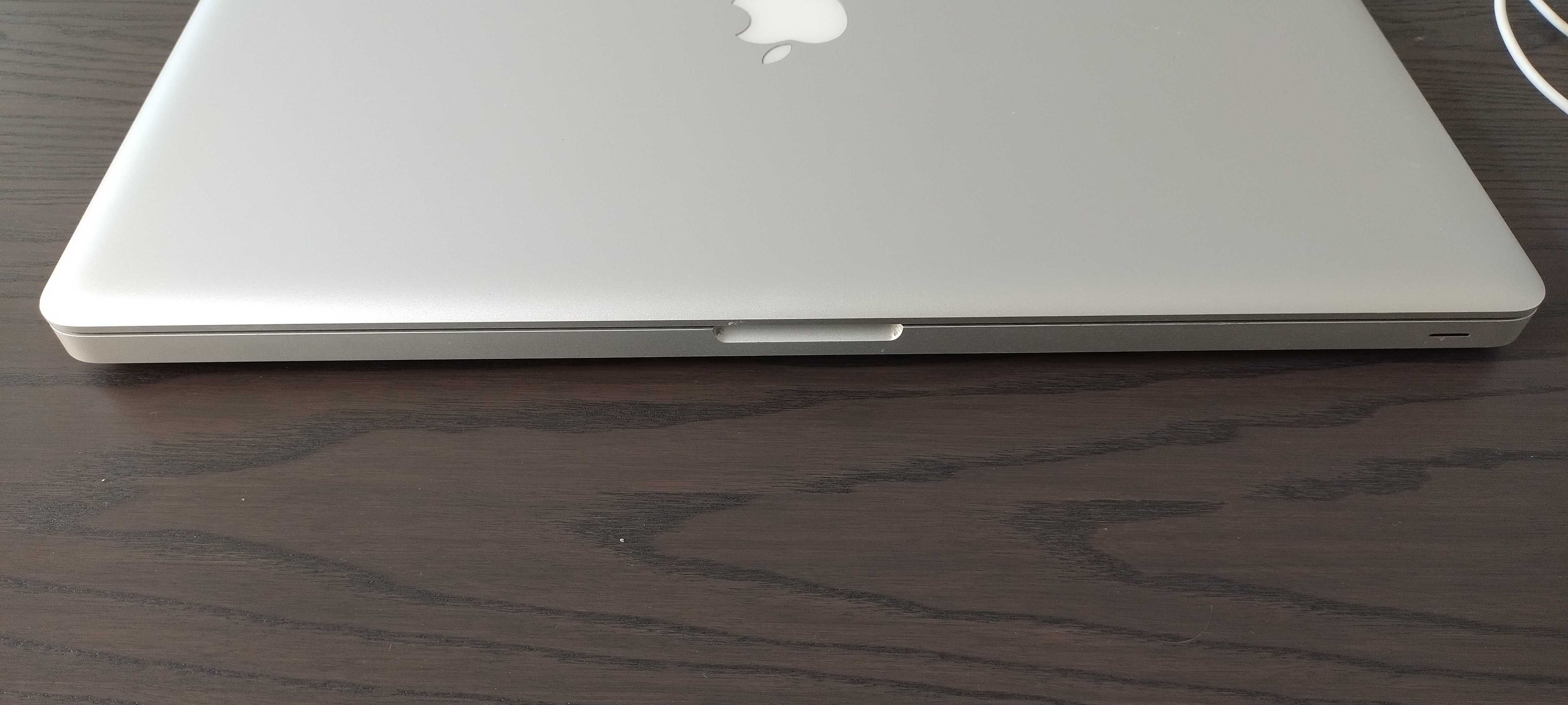 MacBook pro 17 cali (połowa 2009)