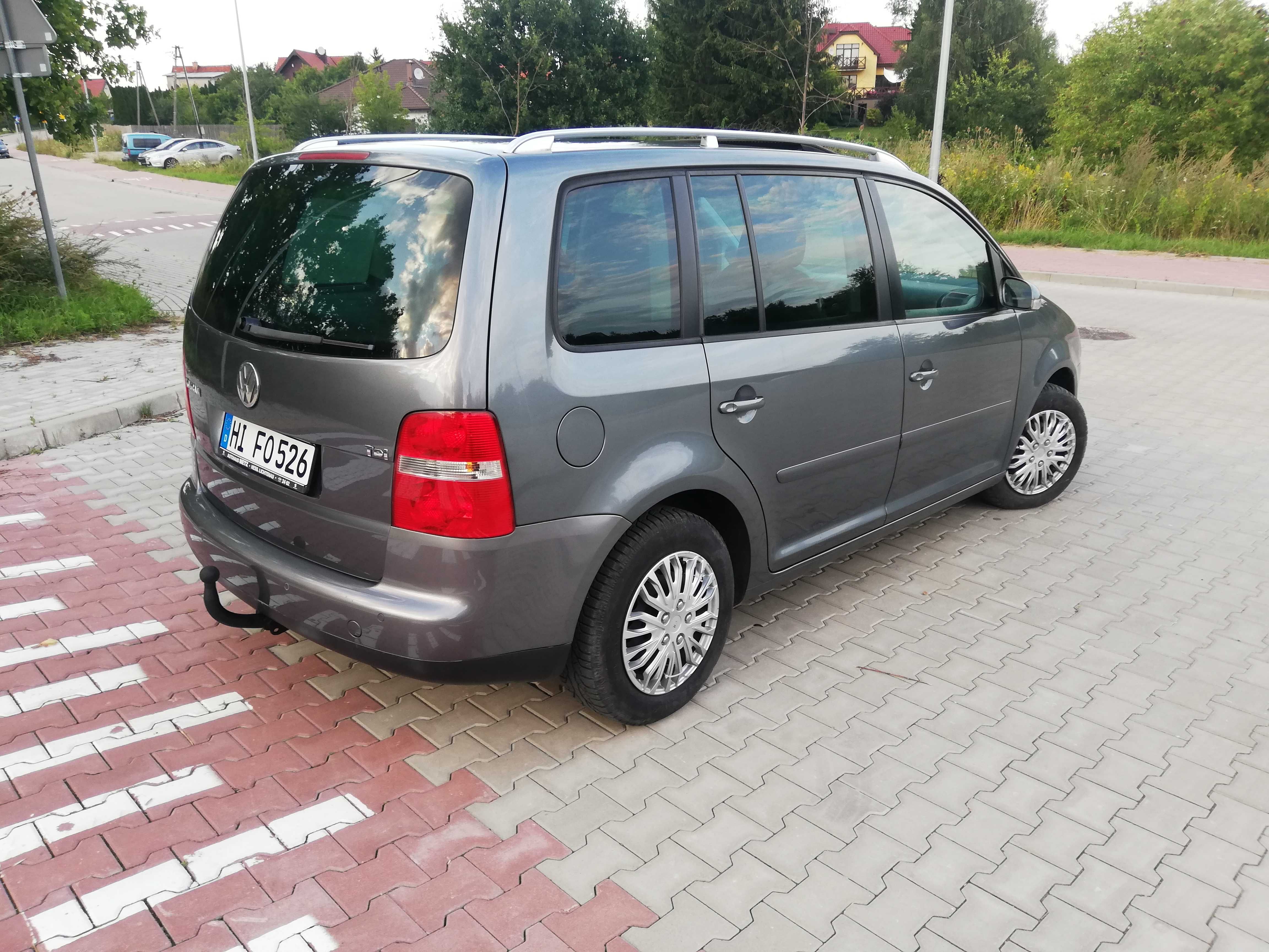 Volkswagen Touran TDI z Niemiec BEZ RDZY Xenon Climatronic Szyberdach