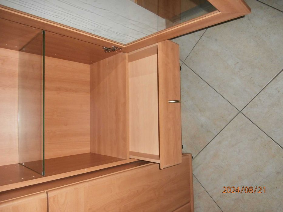 Witryna Słupek przeszklony+barek gratis kol. olcha używane czytaj opis