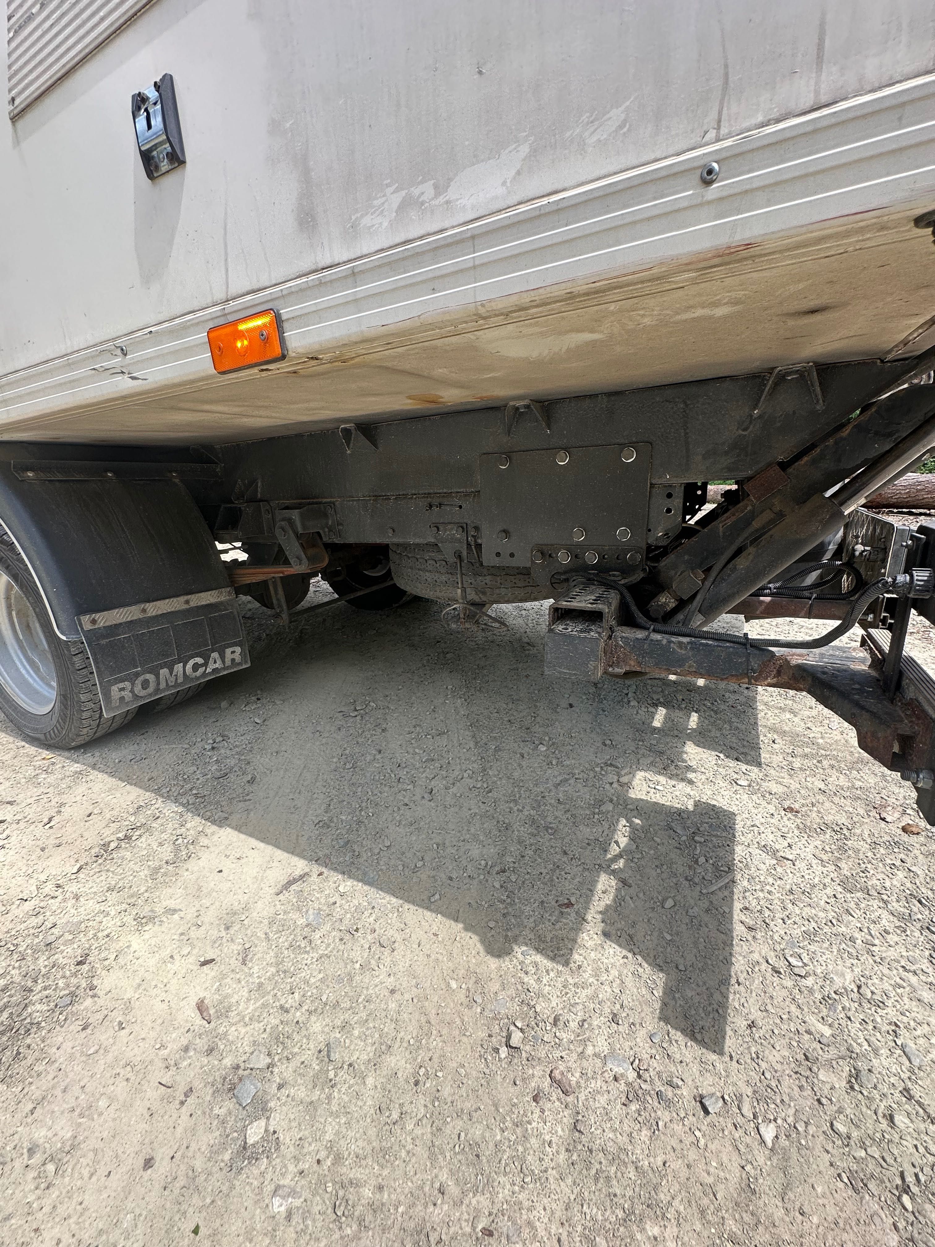Iveco Daily 35c15 kontener chłodnia winda