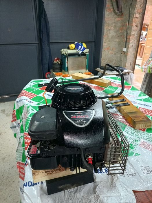 Двигатель для газонокосилки Бриггс Страттон 450