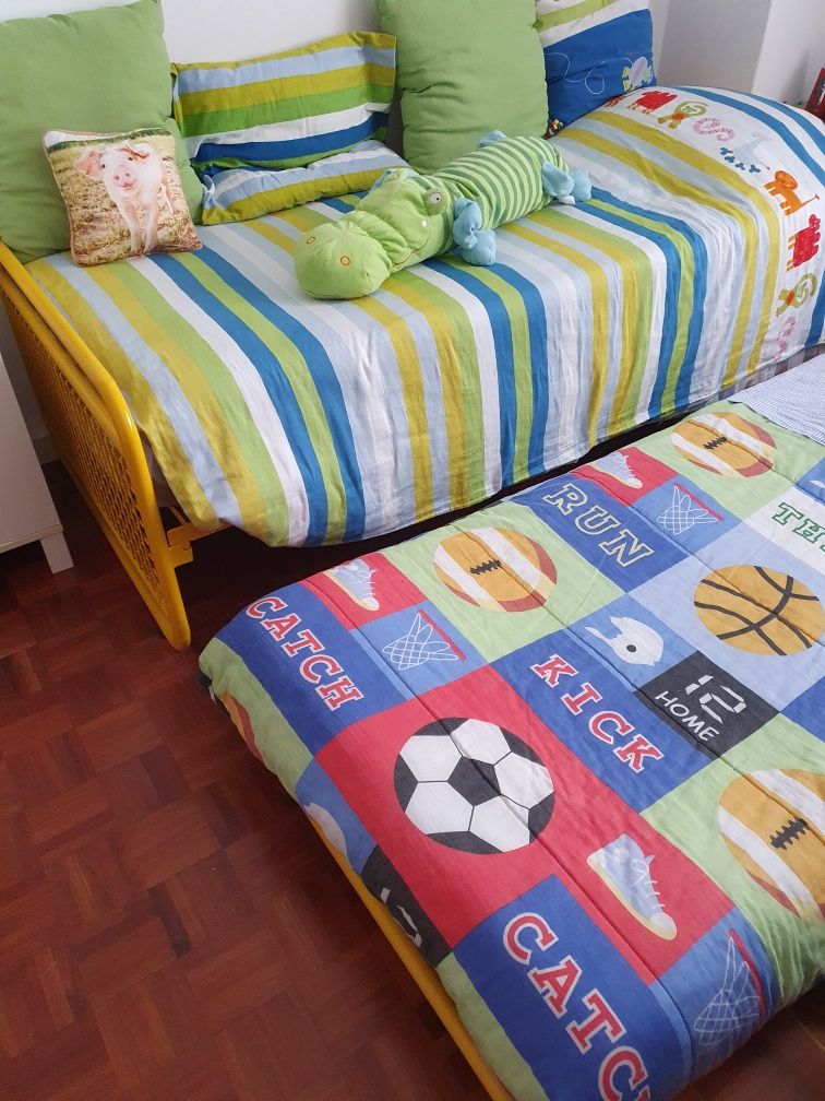 Cama dupla com gaveta + colchoes