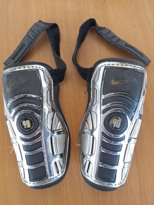 Щитки футбольні Nike