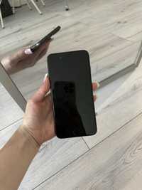 Iphone 8+, не включається