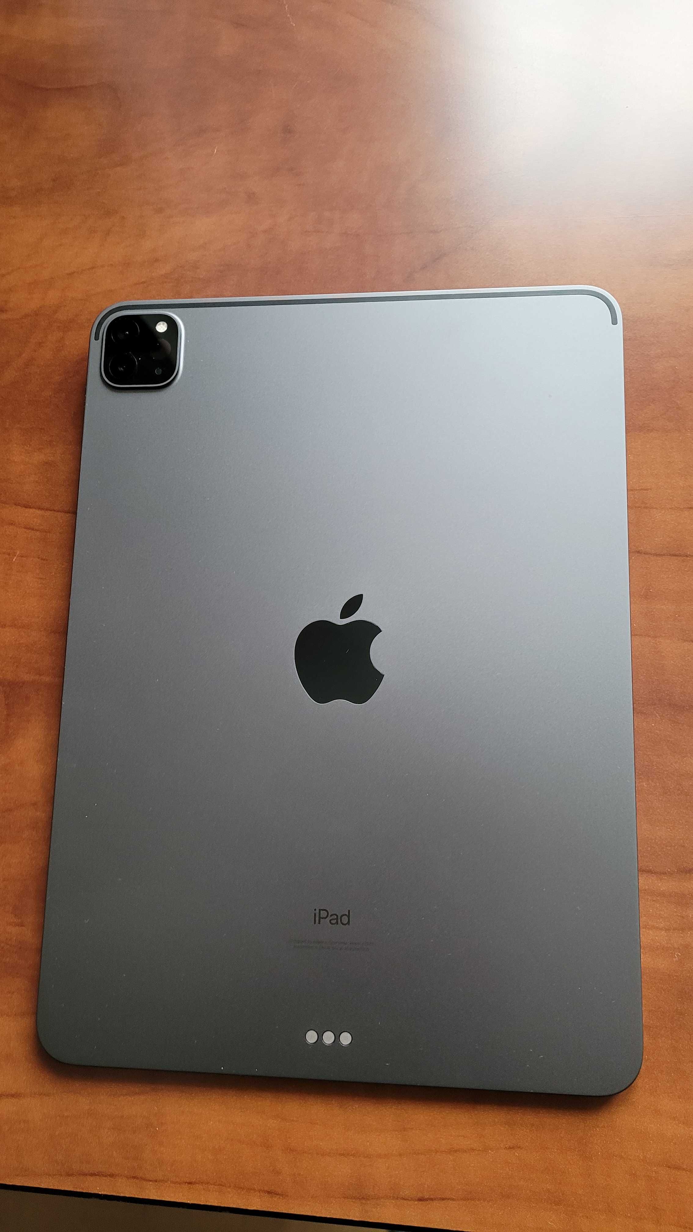 Tablet iPad Pro 11' 256GB, stan idealny