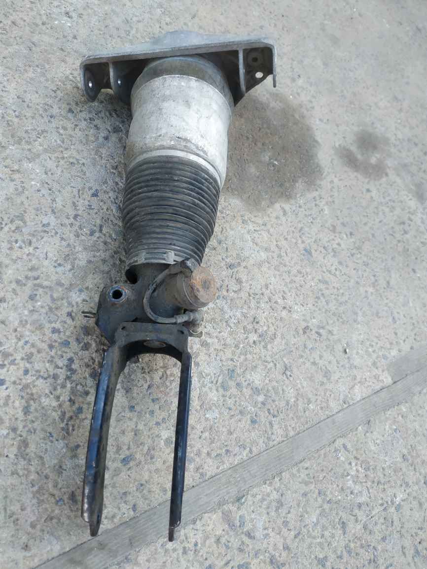 VAG Audi Q7 05-15 пневмоподушка перед R в зборі KU8285 7L8616040