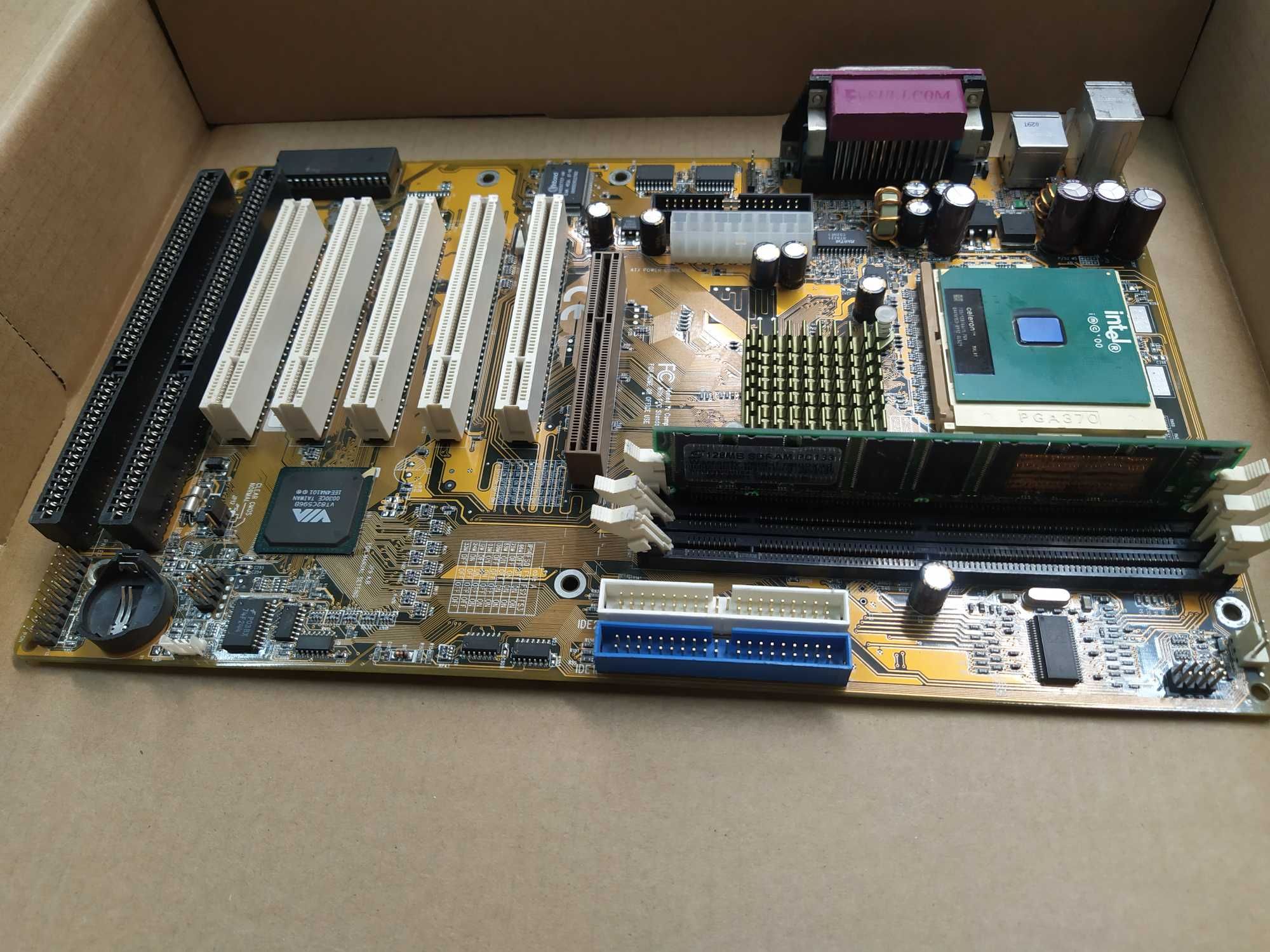 Shuttle AV11V30 PGA370 DIMM*3 PCI*5 ISA*2 AGP Com*2 Ltp usb*2 IDE PS/2