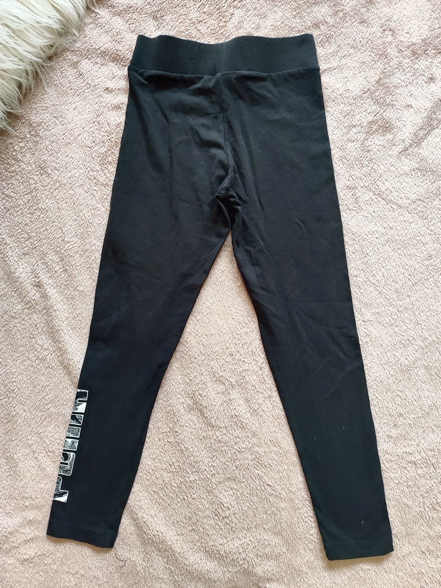Czarne legginsy Puma rozmiar 140 (9-10 lat)