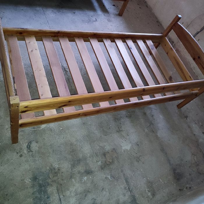 Łóżko drewniane 180x80. ze stelażem