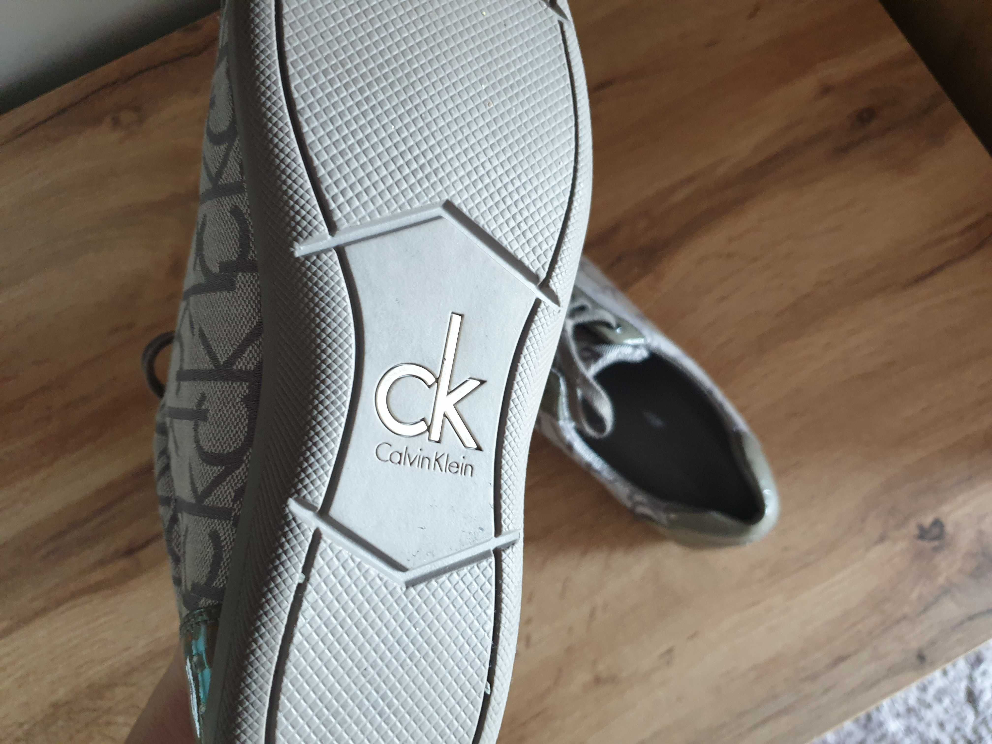 Buty damskie sznurowane Calvin Klein 38, beżowe