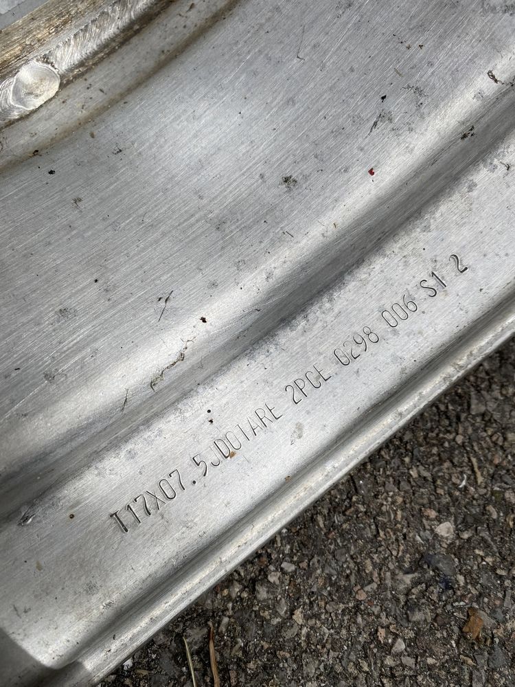 Felgi chevrolet  camaro 1996r 2szt lekko uszkodzone USA