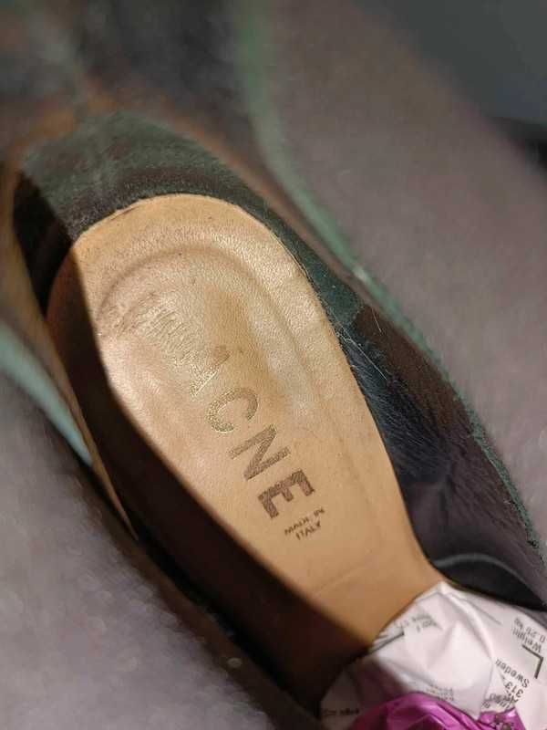 Oryginalne skórzane buty damskie Acne