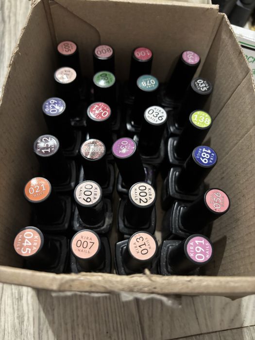 Лаки  б/у по 50 грн