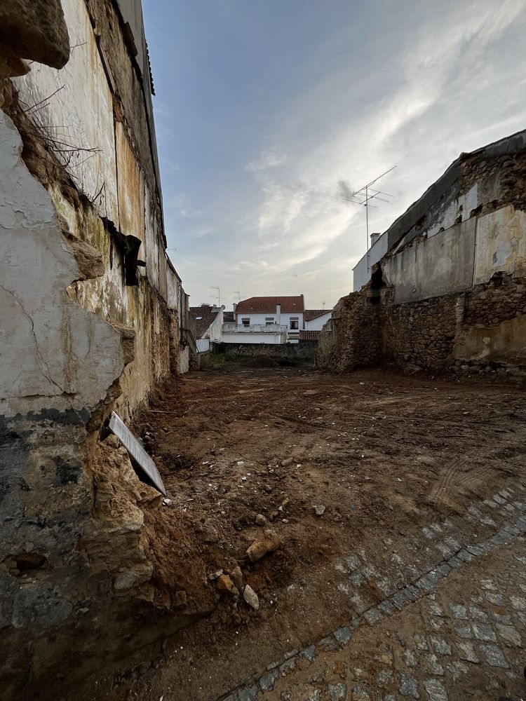 Lote de terreno no Centro Histórico de Figueiró dos Vinhos