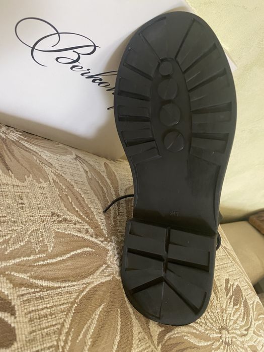 Женские осенние ботинки