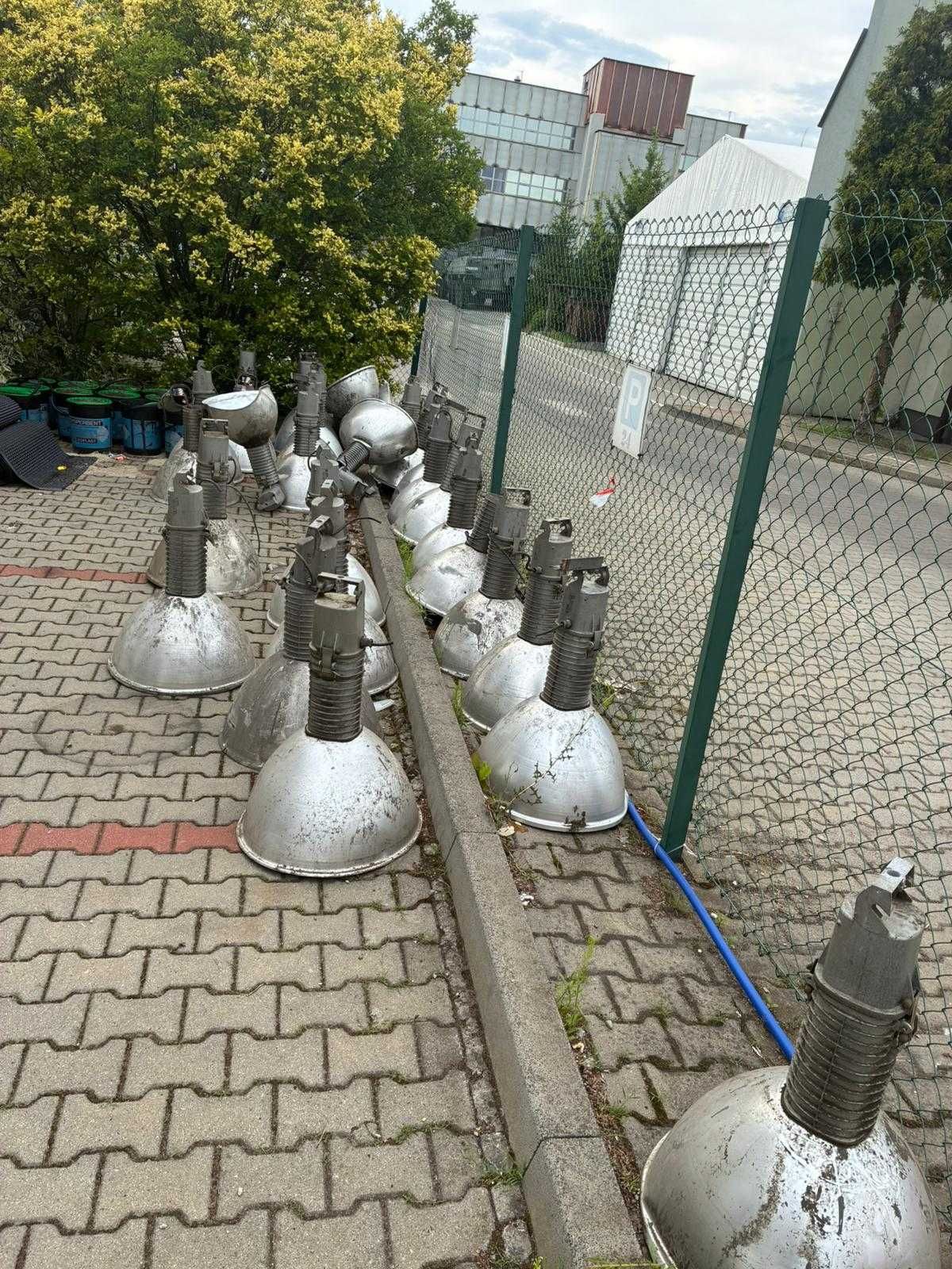 Stare lampy przemysłowe
