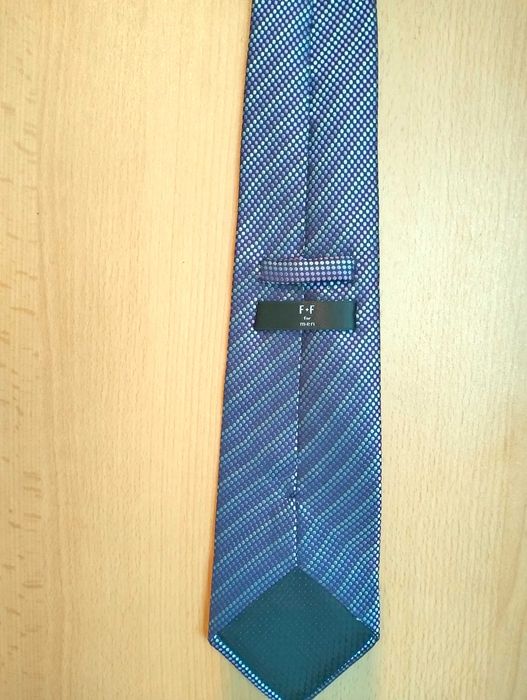 Krawat męski używany