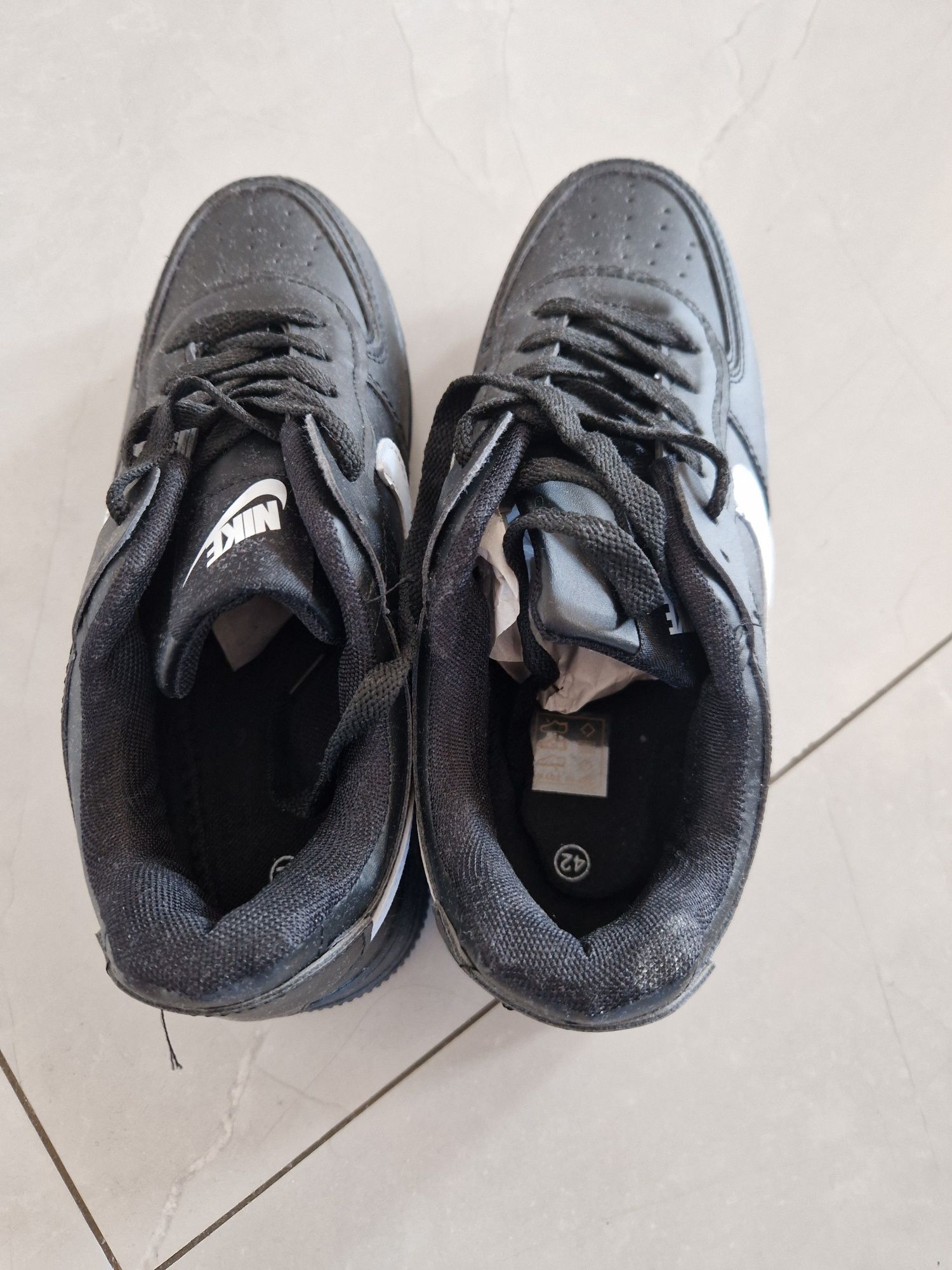 Sprzedam buty nike 42