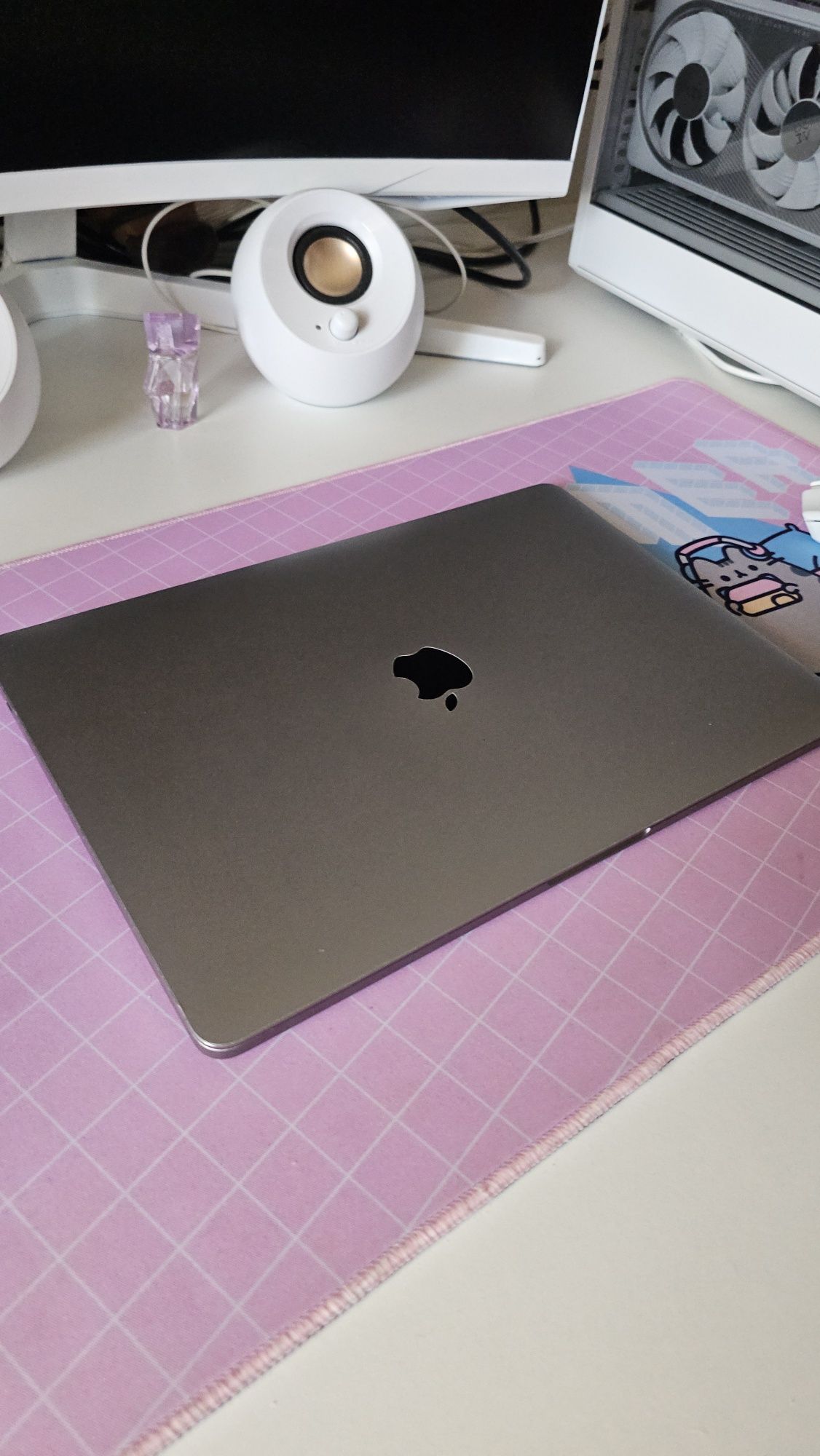 Macbook Pro1 13' 2017 (i7 8GB Ram)