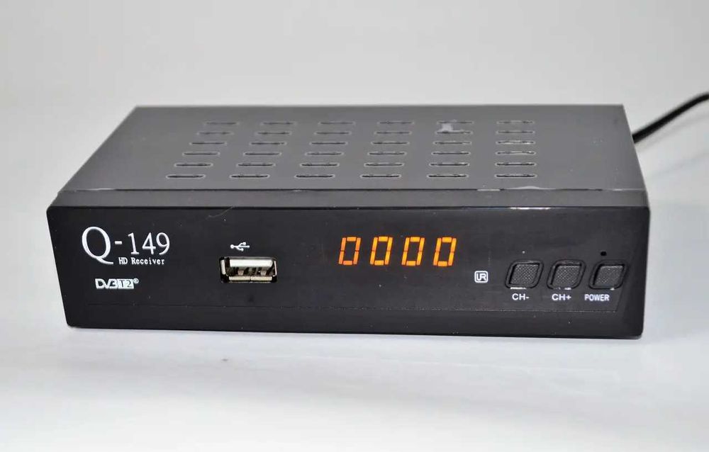 Продам Q-Sat Q-149 IPTV — DVB-T2/C Тюнер Т2 з універсальним пультом Д