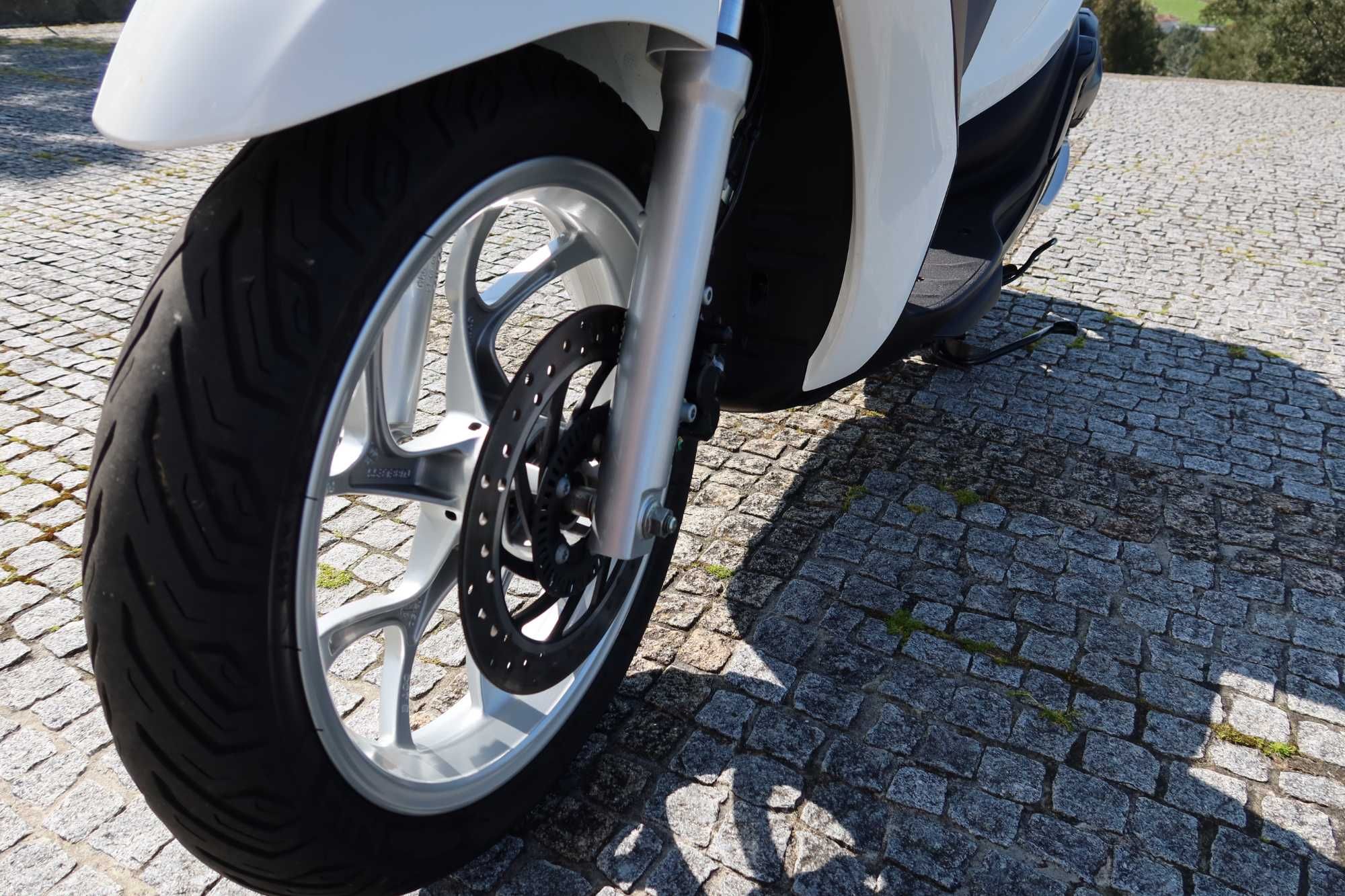 Piaggio Medley 125 (Abril/2022)