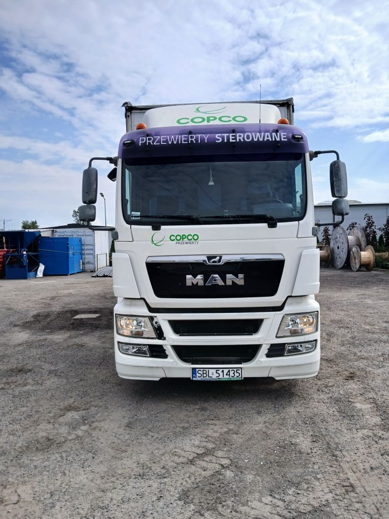 Man TGA 26.310 z windą, 3 osie