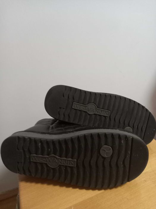 Взуття зимове  уггі жіночі