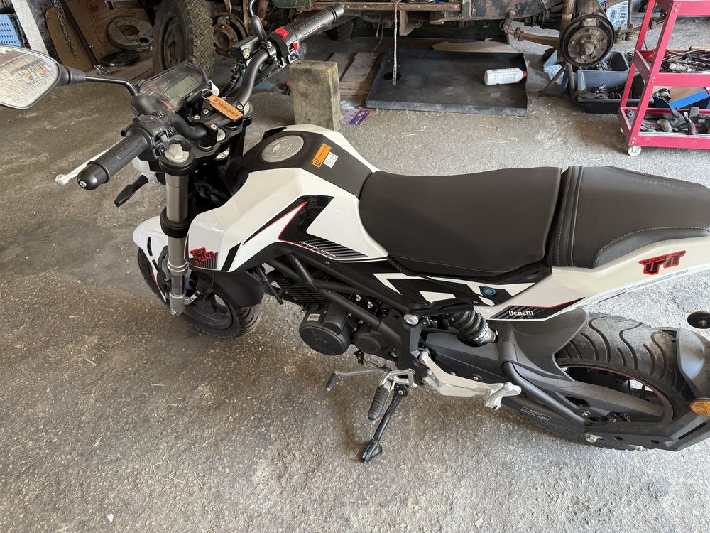 Benelli TnT 125 c/ 1400 kms