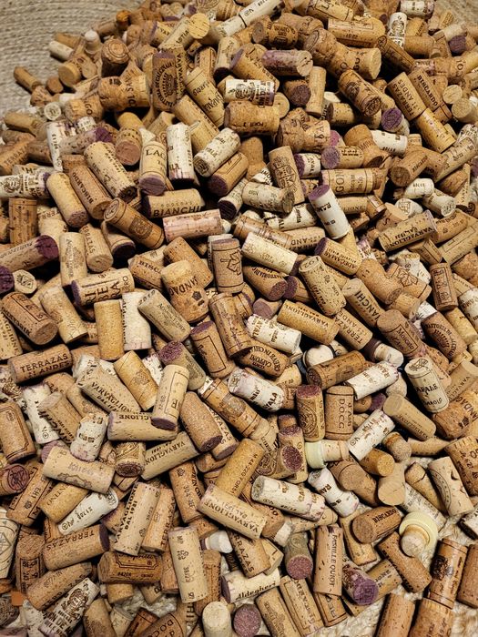 100 szt.Korki po winach