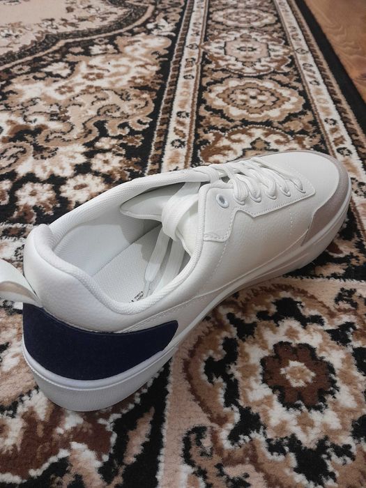 Чоловічі кросівки