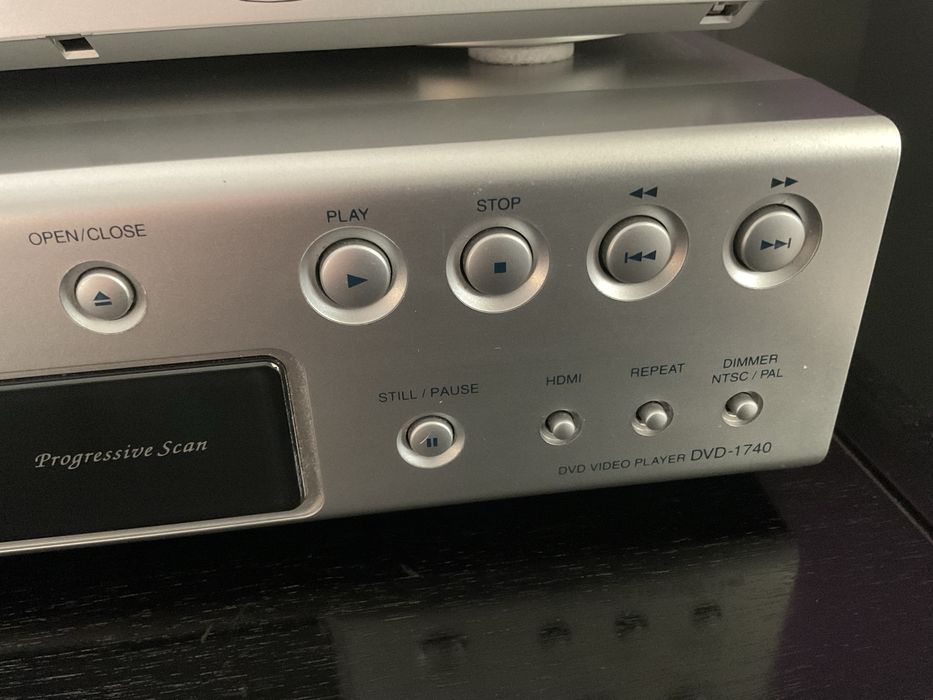 Продам проигрыватель DVD  DENON 1740