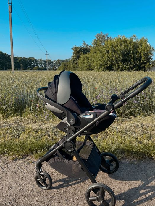 Продам Cybex Cloud Z i-size з базою Isofix