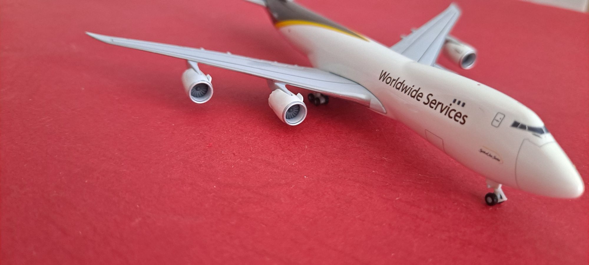 Samolot Boeing 747 - 8F ups 1:500 Herpa