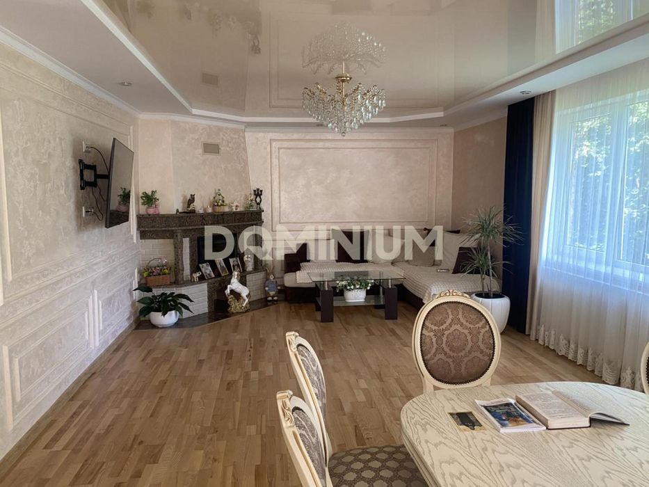 Продається будинок у мальовничому селі