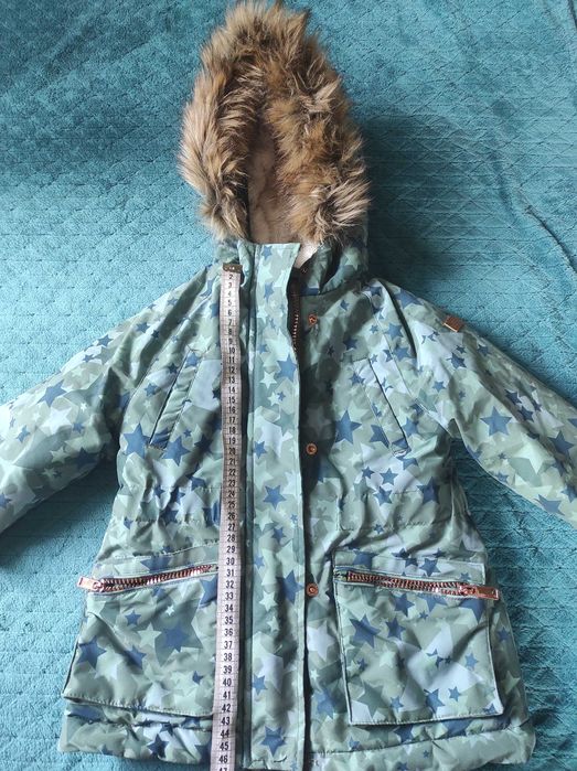 парка зима дівчинка