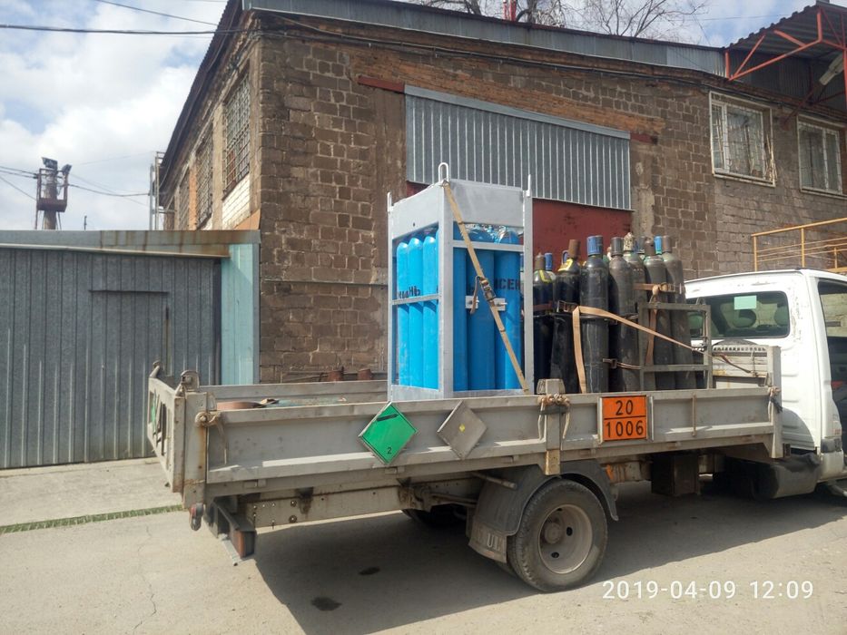 Заправка балонів киснем, азотом, аргоном, вуглекислим газом,  гелієм.