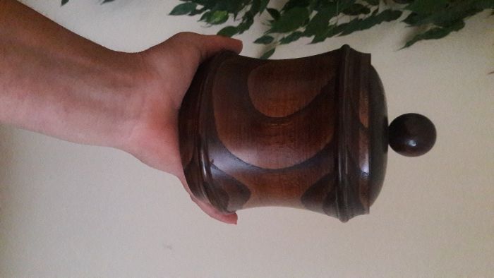 Drewniana szkatułka walec ,pudełko lite drewno